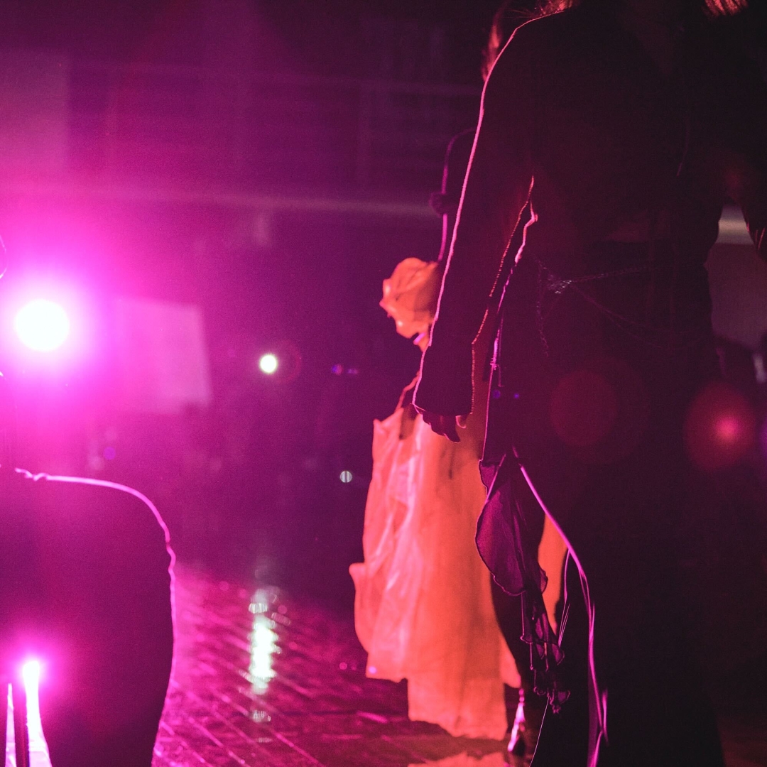 ステージ（夜）